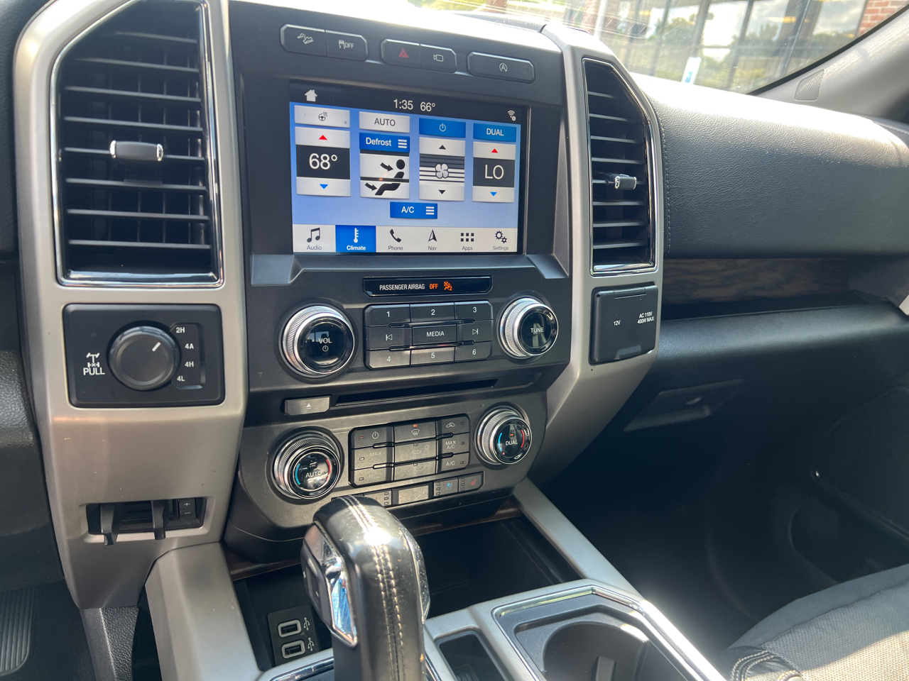 Ford F-150 4WD SuperCrew 139" Lariat 2018