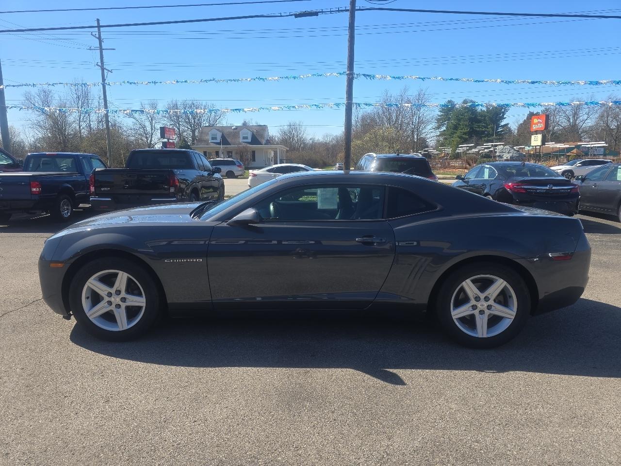 Chevrolet Camaro LS 2011