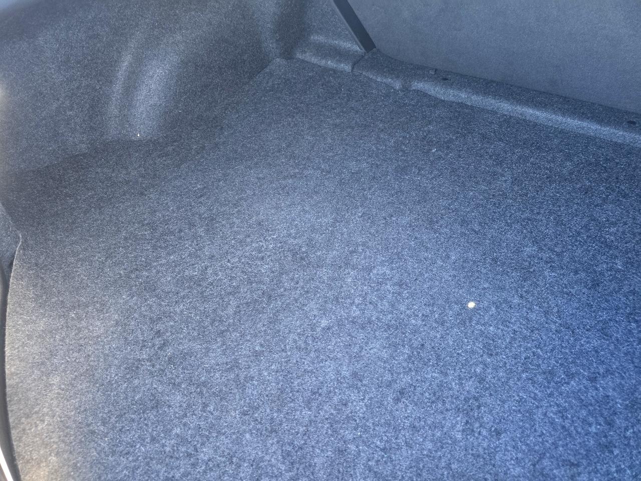 Chevrolet Camaro LS 2011