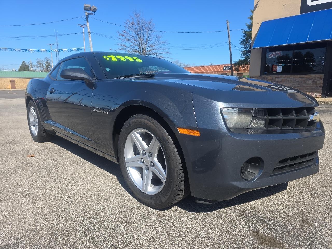 Chevrolet Camaro LS 2011