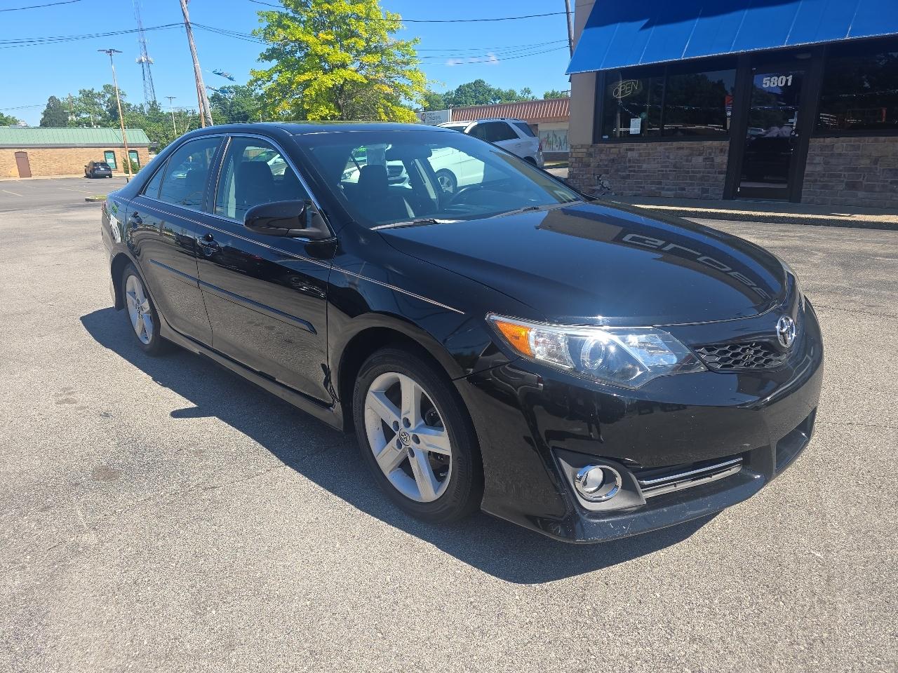 Toyota Camry SE 2014