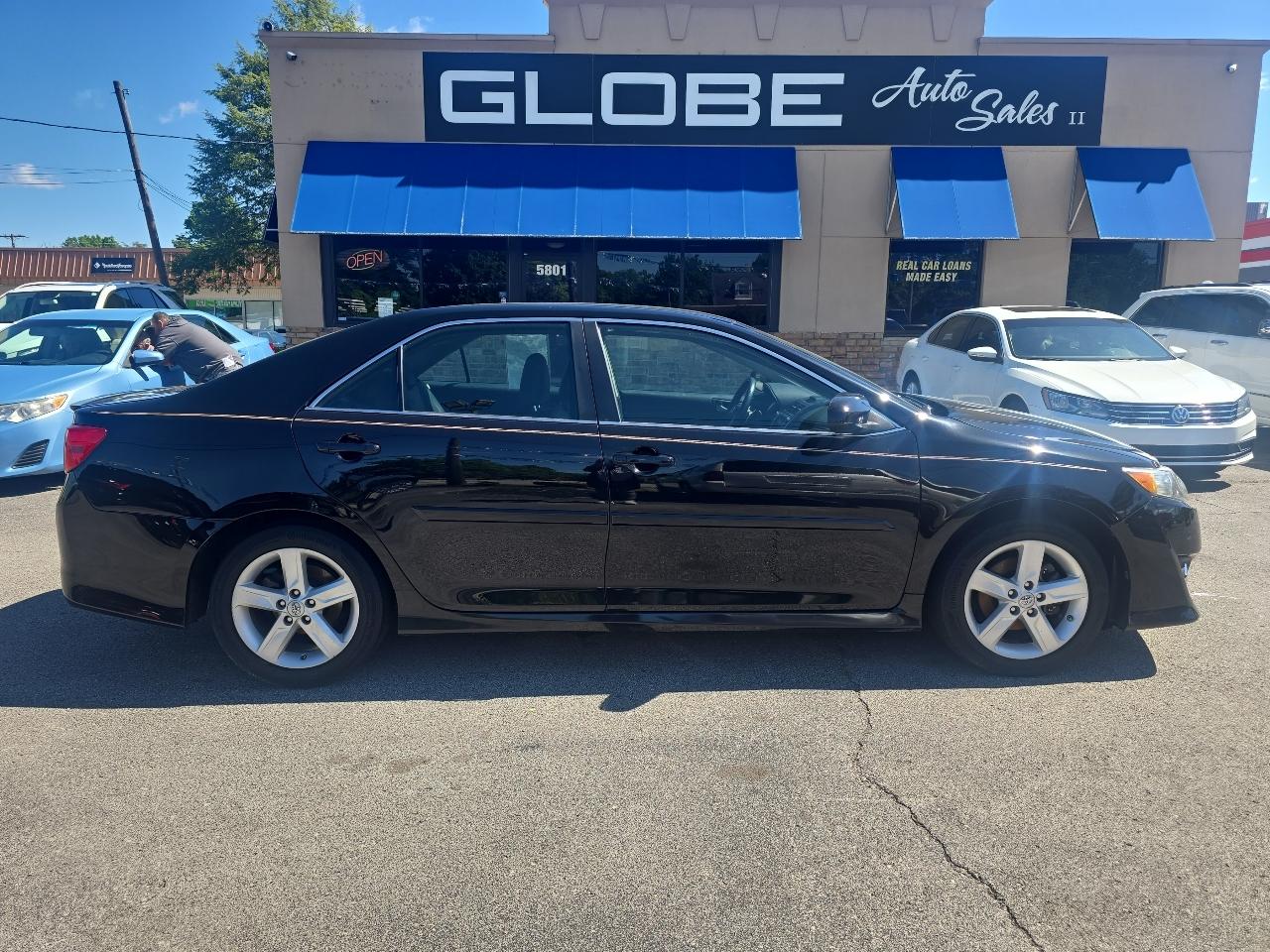 Toyota Camry SE 2014