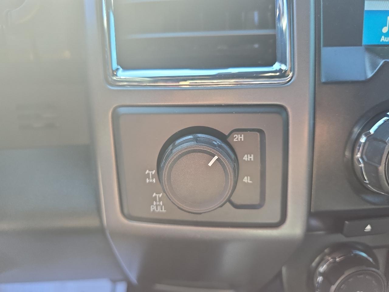 Ford F-150 4WD SuperCrew 145" XLT 2016
