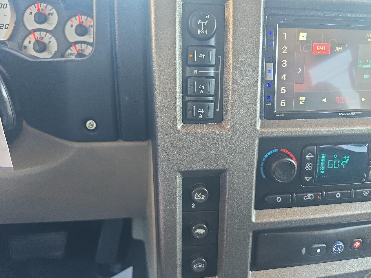 HUMMER H2 4WD 4dr SUV 2004