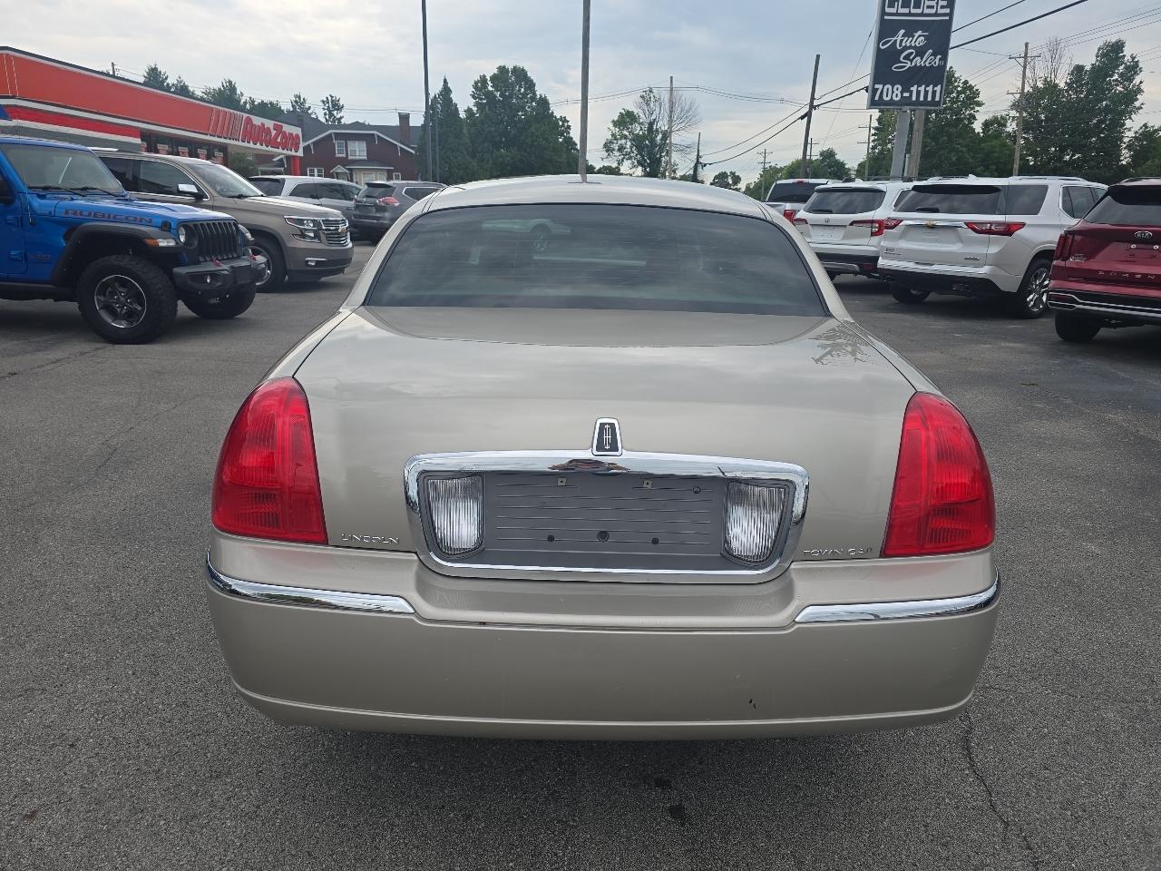 Lincoln Town Car Signature Limited 2009