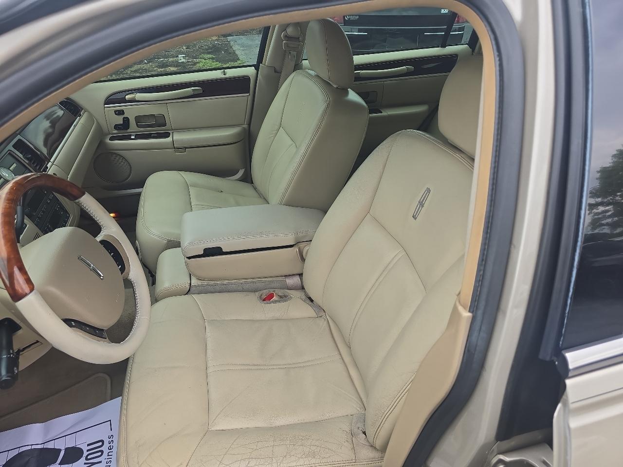 Lincoln Town Car Signature Limited 2009