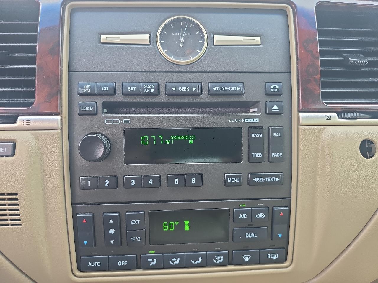 Lincoln Town Car Signature Limited 2009