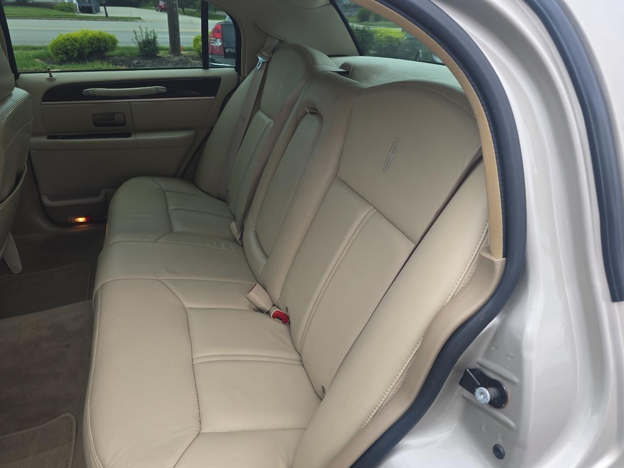 Lincoln Town Car Signature Limited 2009