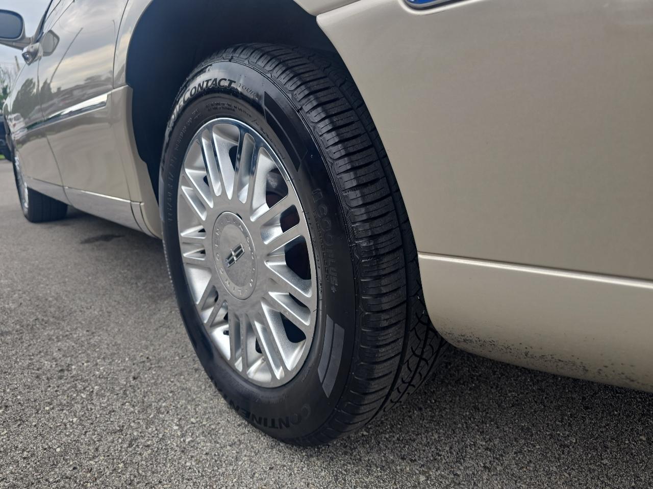 Lincoln Town Car Signature Limited 2009