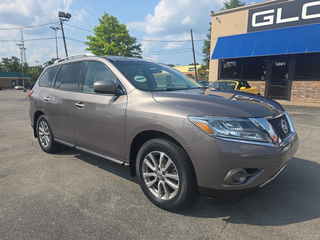 Nissan Pathfinder SV 4D SUV 4WD 2014