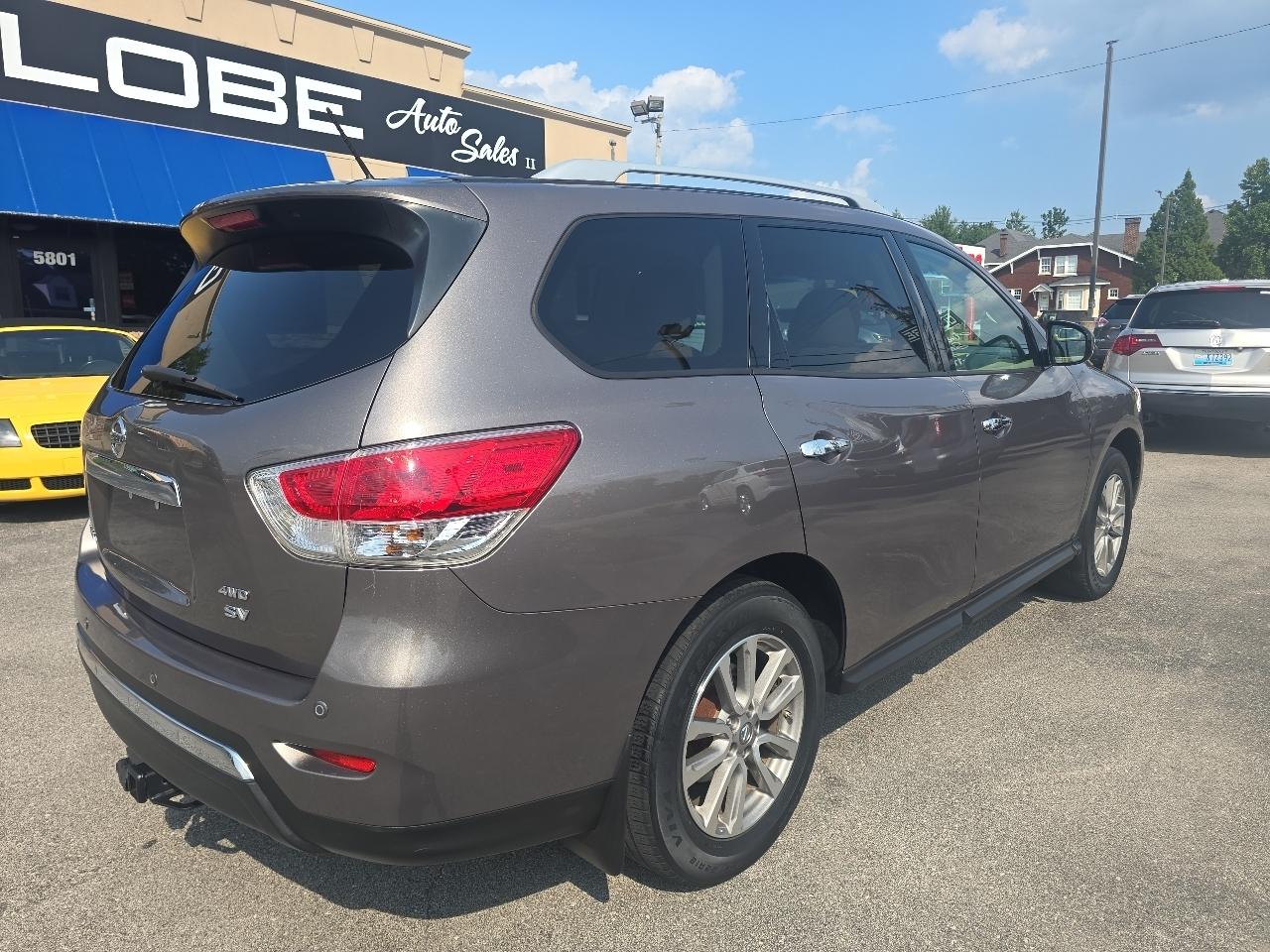 Nissan Pathfinder SV 4D SUV 4WD 2014