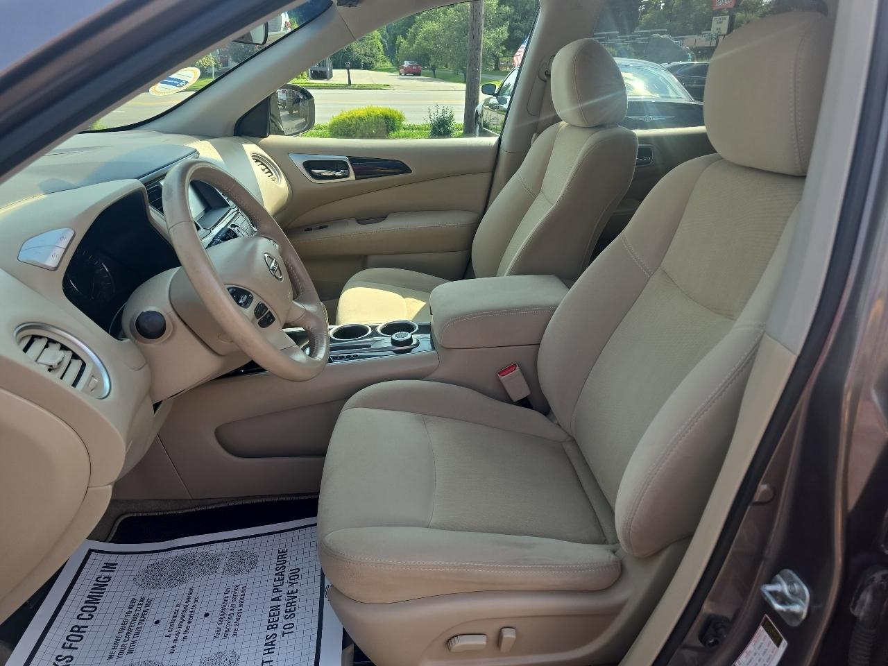Nissan Pathfinder SV 4D SUV 4WD 2014