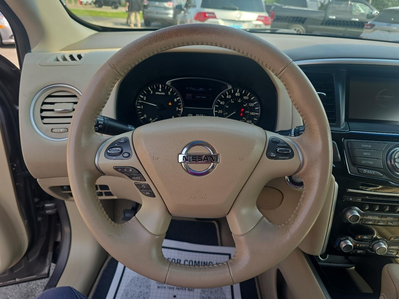 Nissan Pathfinder SV 4D SUV 4WD 2014