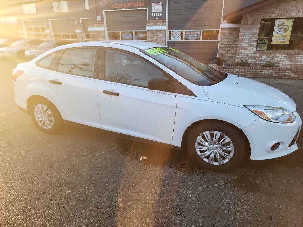 Ford Focus S Sedan 2013 Ford Focus S Sedan 2013
