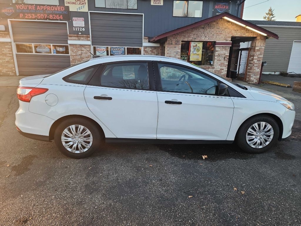 Ford Focus S Sedan 2013 Ford Focus S Sedan 2013