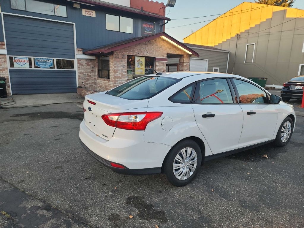 Ford Focus S Sedan 2013 Ford Focus S Sedan 2013