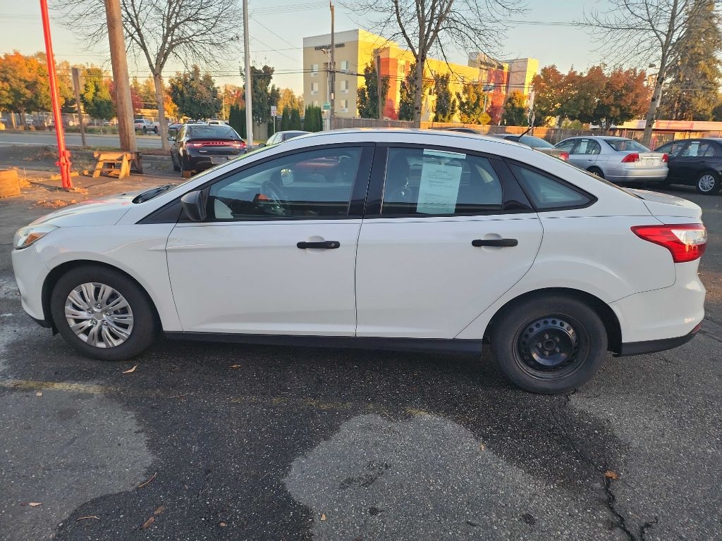 Ford Focus S Sedan 2013 Ford Focus S Sedan 2013