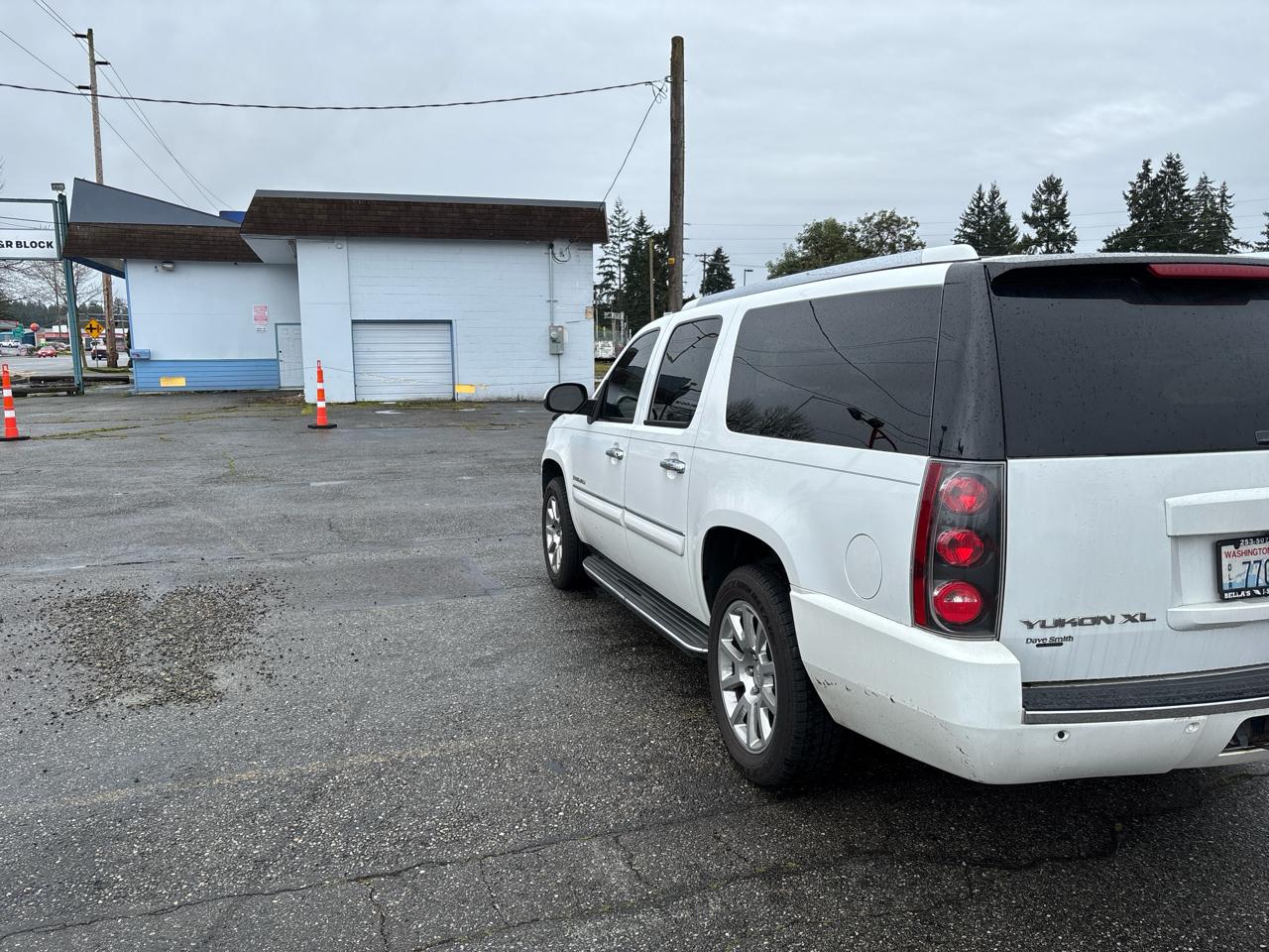 GMC Yukon Denali XL AWD 2008