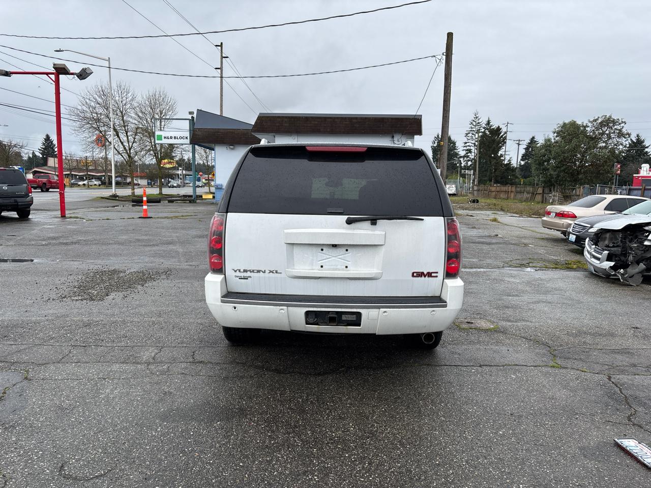 GMC Yukon Denali XL AWD 2008