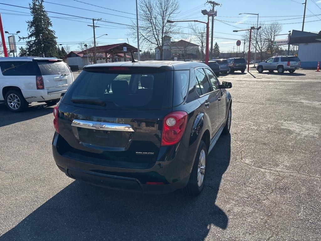Chevrolet Equinox LS 2WD 2011
