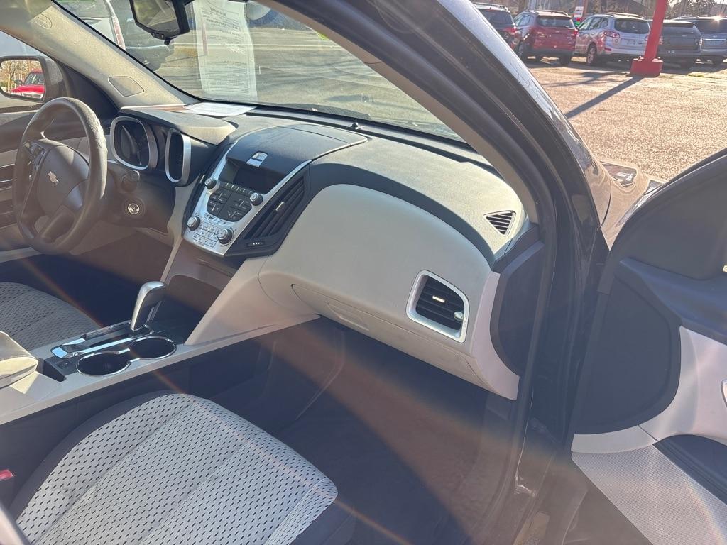 Chevrolet Equinox LS 2WD 2011