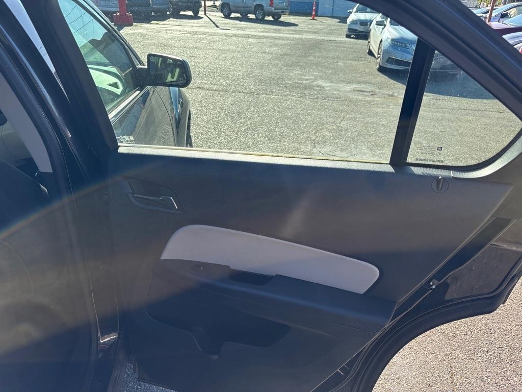 Chevrolet Equinox LS 2WD 2011