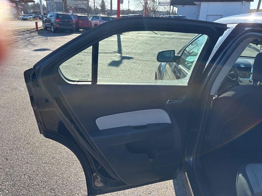 Chevrolet Equinox LS 2WD 2011