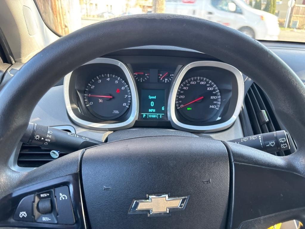 Chevrolet Equinox LS 2WD 2011