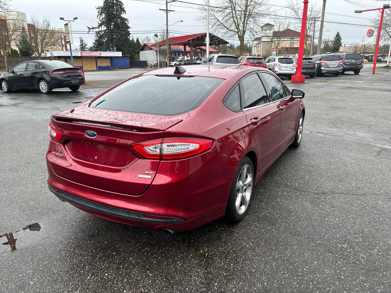 Ford Fusion SE 2013