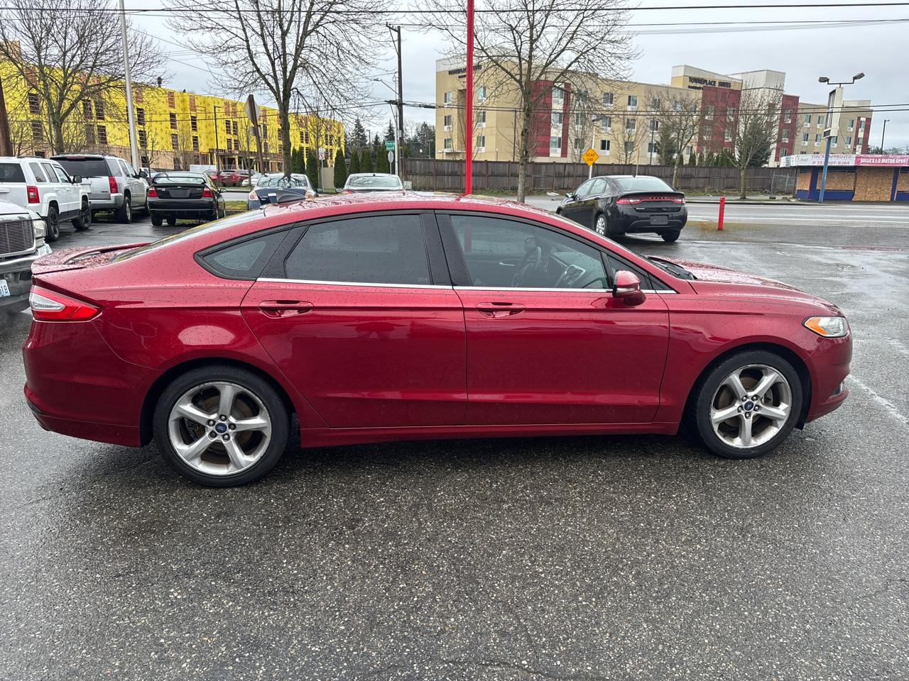 Ford Fusion SE 2013