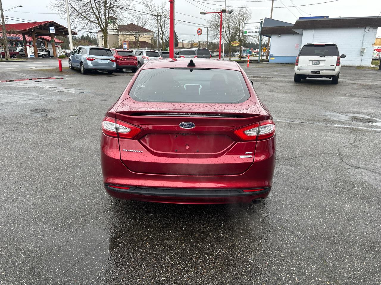 Ford Fusion SE 2013