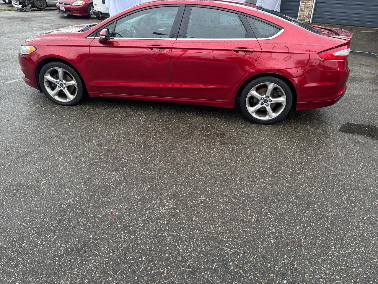 Ford Fusion SE 2013