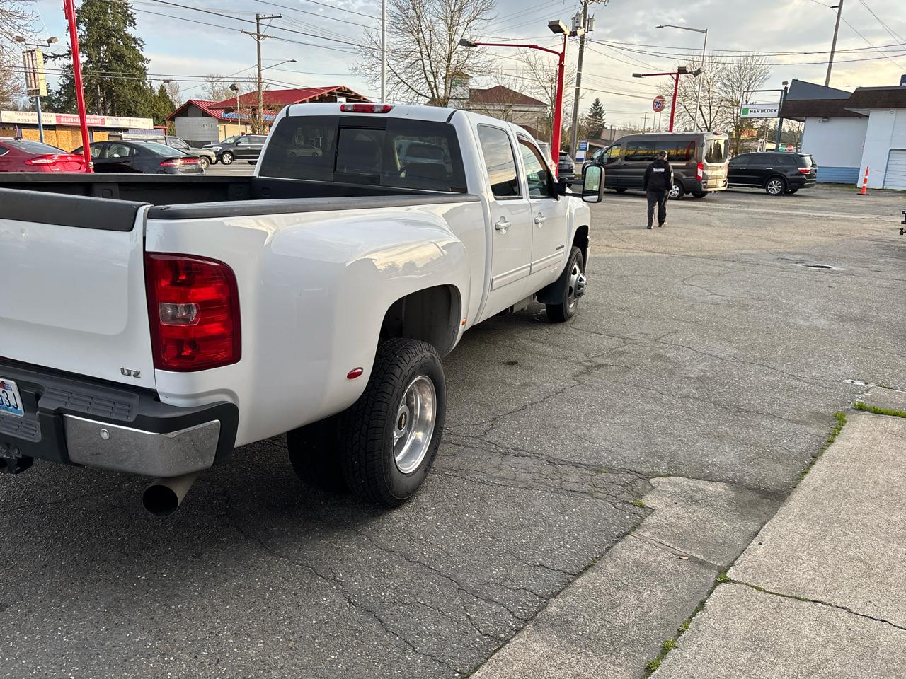 Chevrolet Silverado 3500HD LTZ Crew Cab  4WD 2011