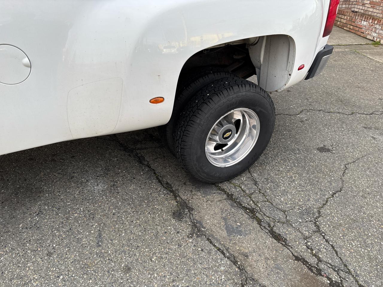 Chevrolet Silverado 3500HD LTZ Crew Cab  4WD 2011