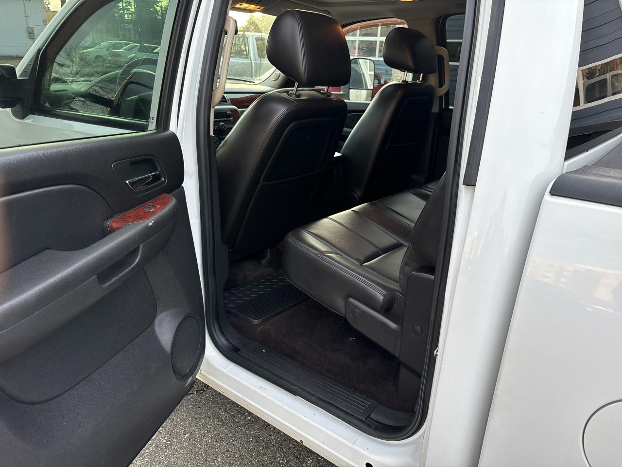 Chevrolet Silverado 3500HD LTZ Crew Cab  4WD 2011