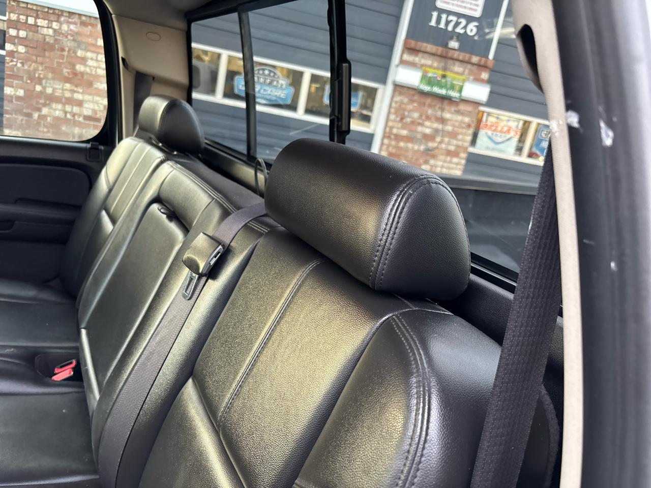 Chevrolet Silverado 3500HD LTZ Crew Cab  4WD 2011