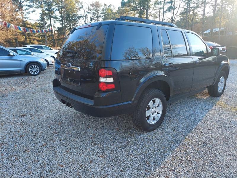 Ford Explorer XLT 4.0L 2WD 2010