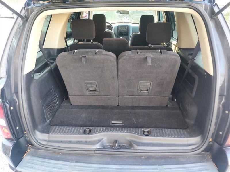 Ford Explorer XLT 4.0L 2WD 2010