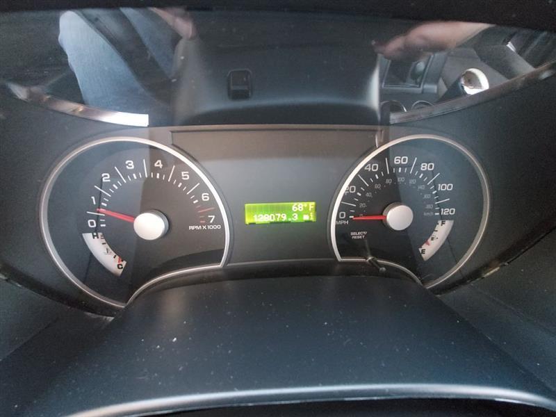 Ford Explorer XLT 4.0L 2WD 2010