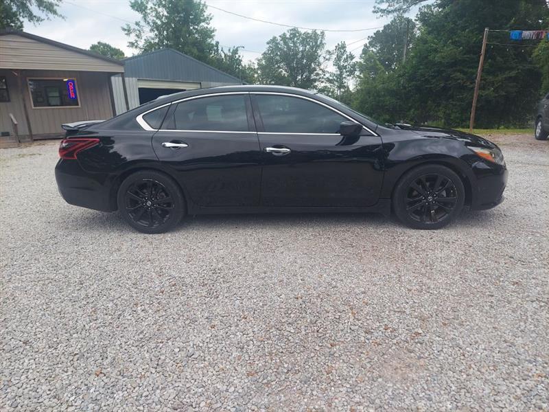 2018 Nissan Altima SR - Photo 7