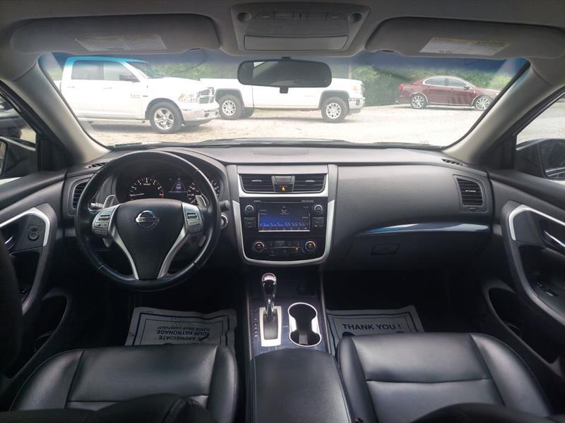 2018 Nissan Altima SR - Photo 9