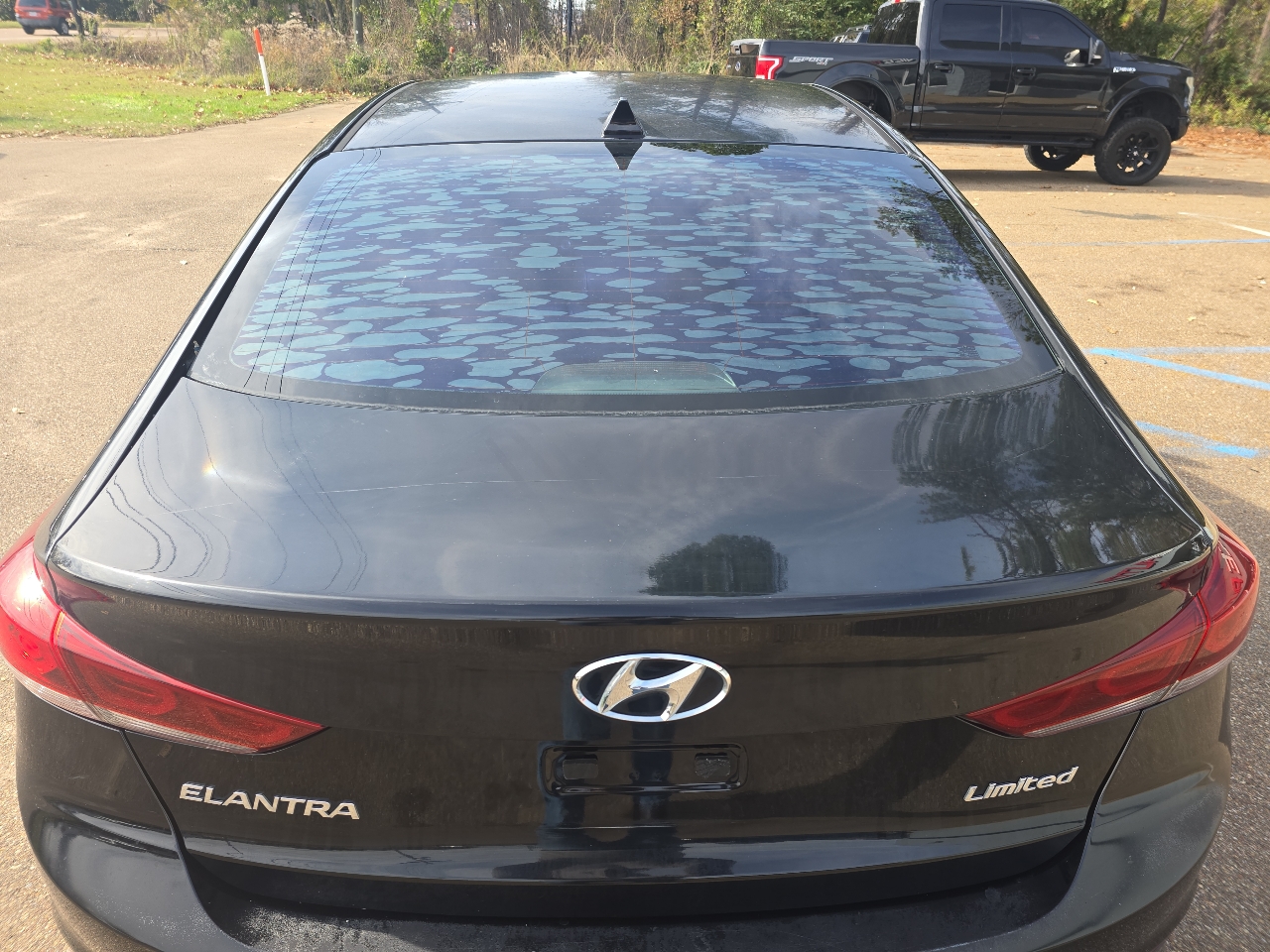 Hyundai Elantra Limited 4D Sedan at 2017