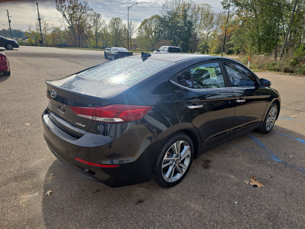 Hyundai Elantra Limited 4D Sedan at 2017