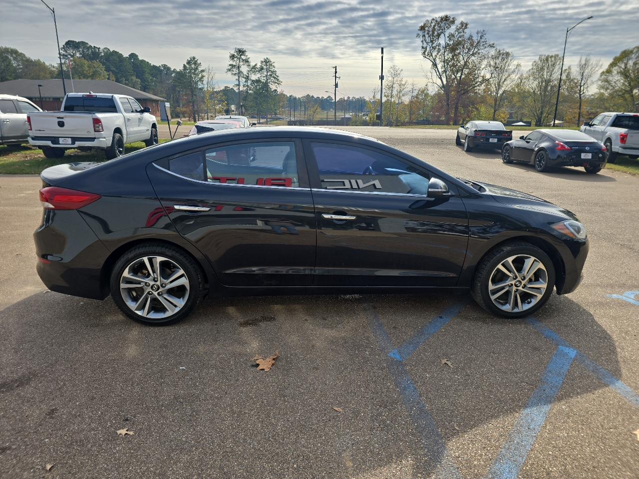 Hyundai Elantra Limited 4D Sedan at 2017