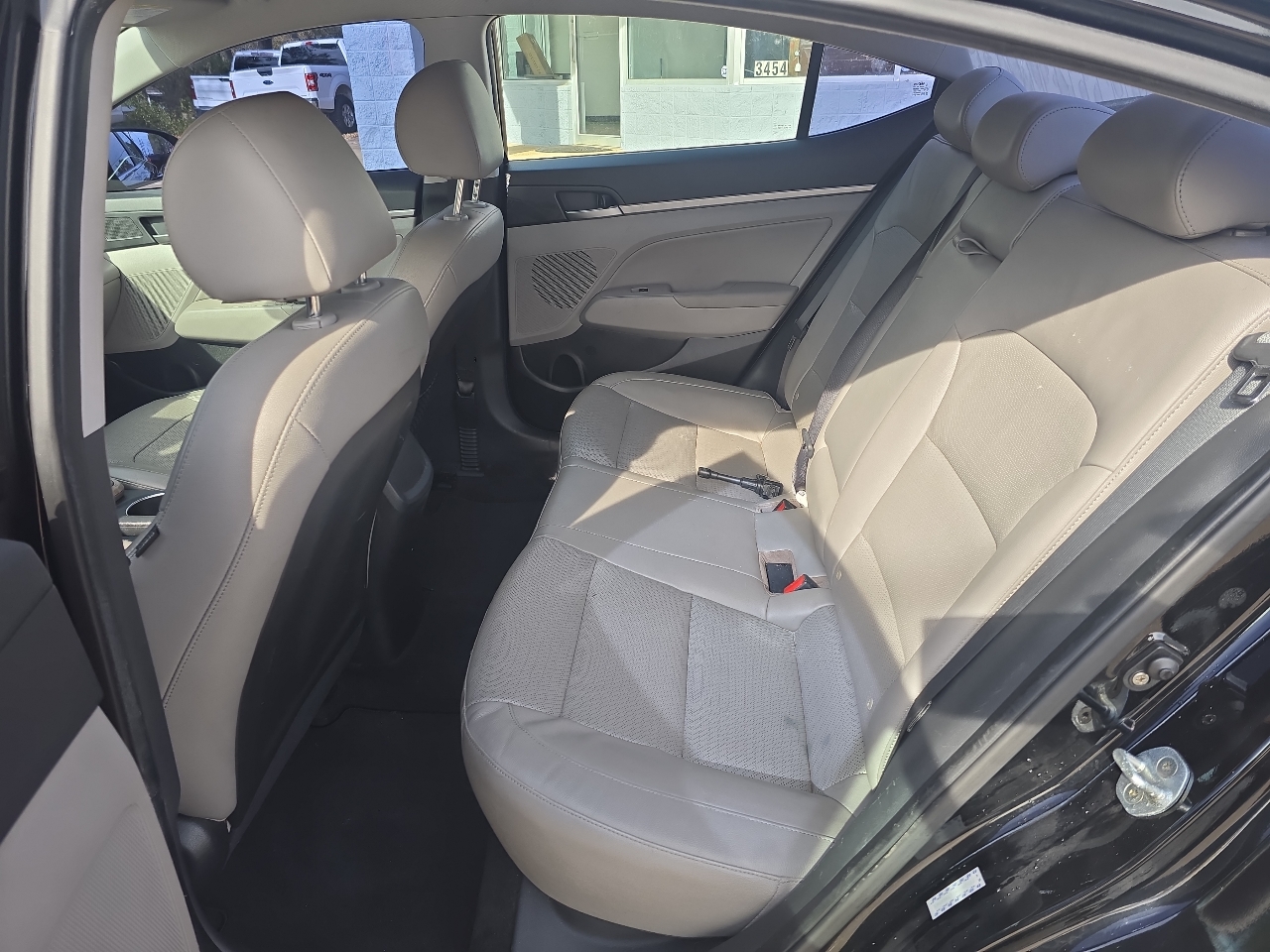 Hyundai Elantra Limited 4D Sedan at 2017