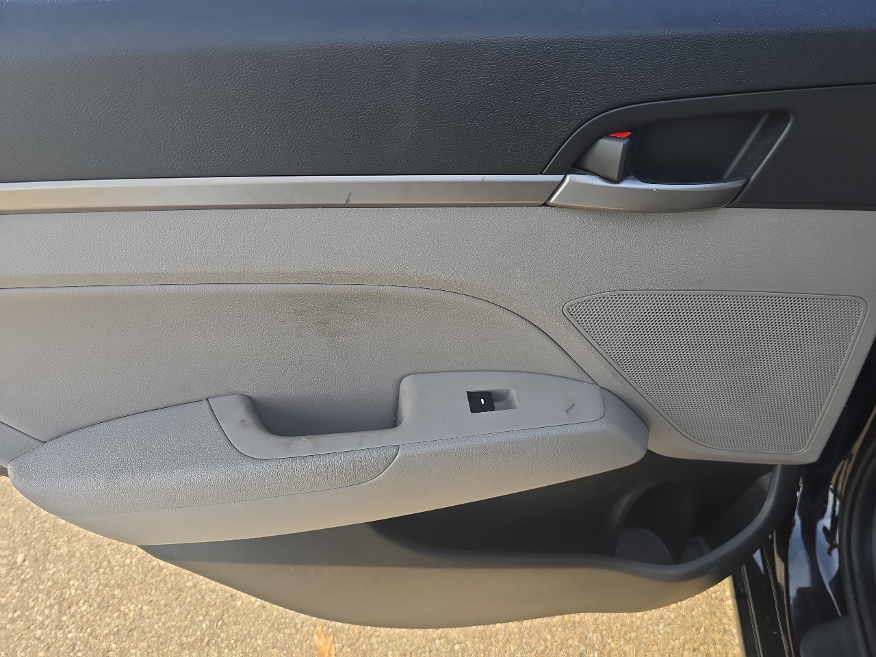 Hyundai Elantra Limited 4D Sedan at 2017