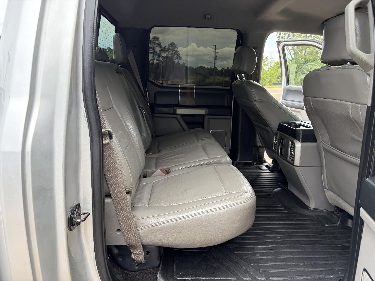 Ford F-150 4WD SuperCrew 145" Lariat 2016