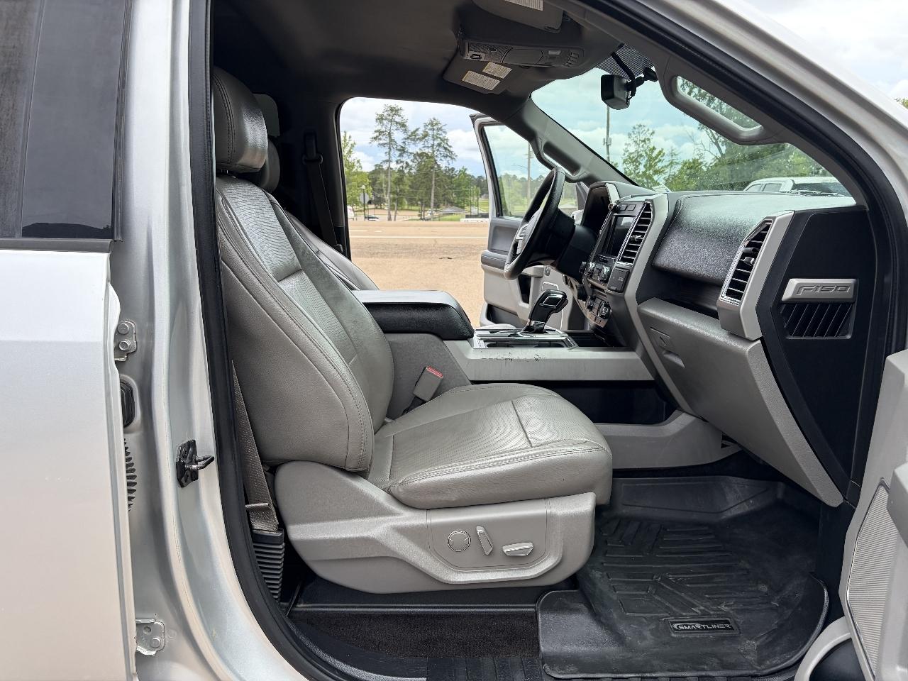 Ford F-150 4WD SuperCrew 145" Lariat 2016