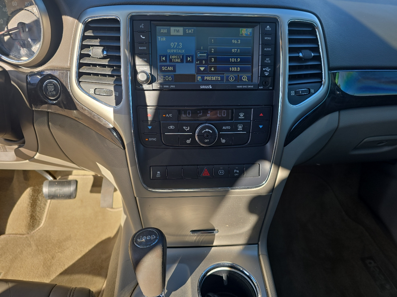 Jeep Grand Cherokee  2011