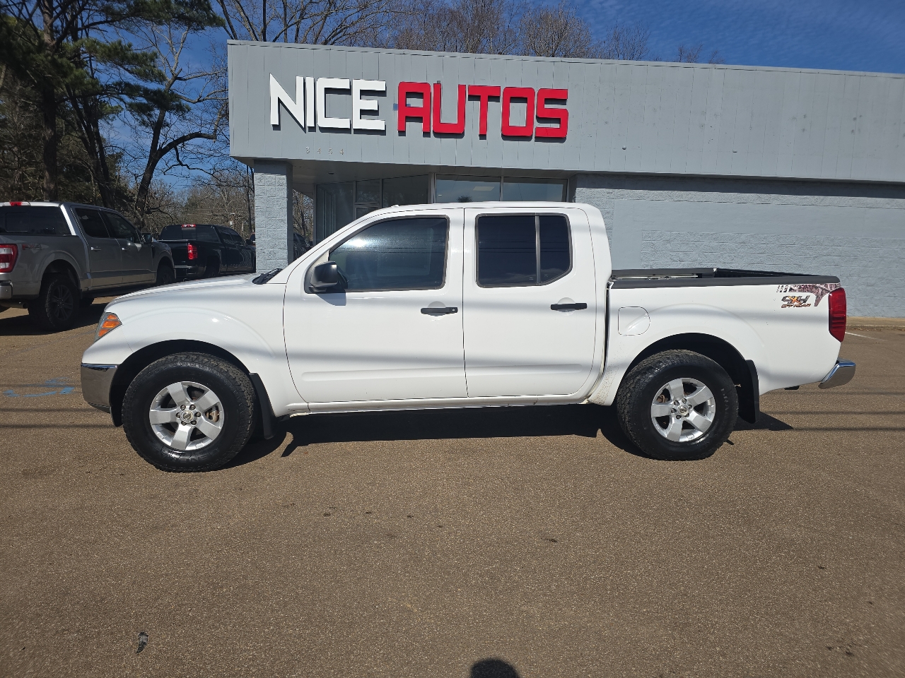 Nissan Frontier 4WD Crew Cab SWB Auto SV 2011